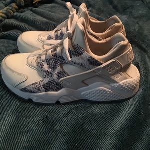 Women’s Nike Air size 9.5 runs small!